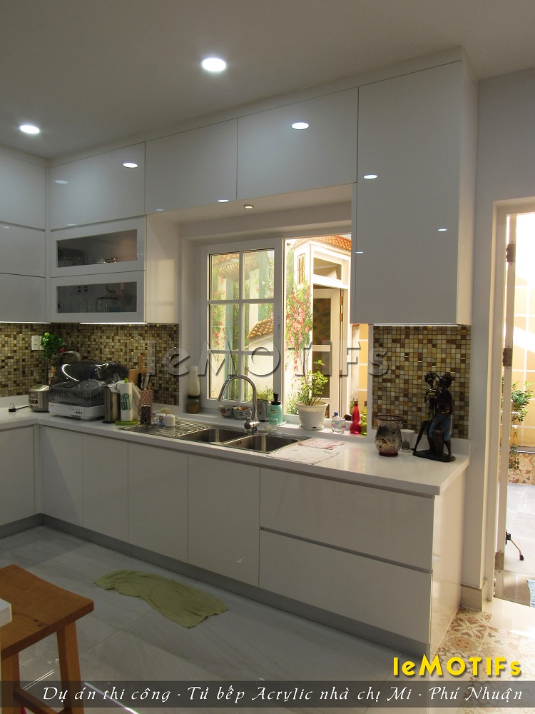 Thi-cong-tu-bep-Acrylic-nha-chi-Mi-quan-Phu-Nhuan-TPHCM