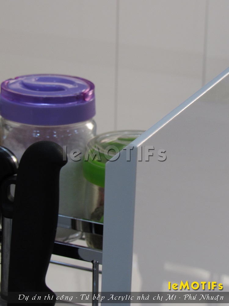 Thi-cong-tu-bep-Acrylic-nha-chi-Mi-quan-Phu-Nhuan-TPHCM