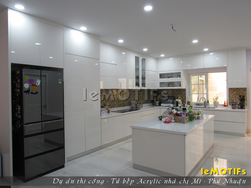 Thi-cong-tu-bep-Acrylic-nha-chi-Mi-quan-Phu-Nhuan-TPHCM