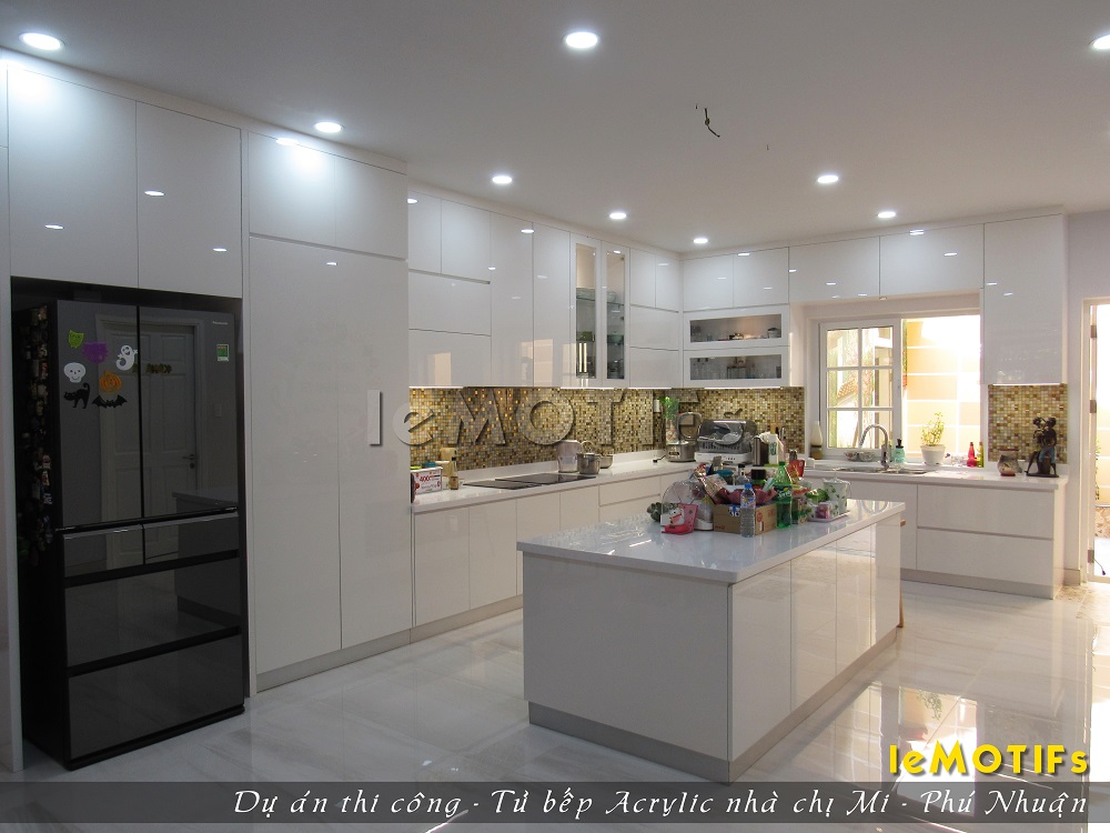 Thi công tủ bếp Acrylic nhà chị Mi 2017