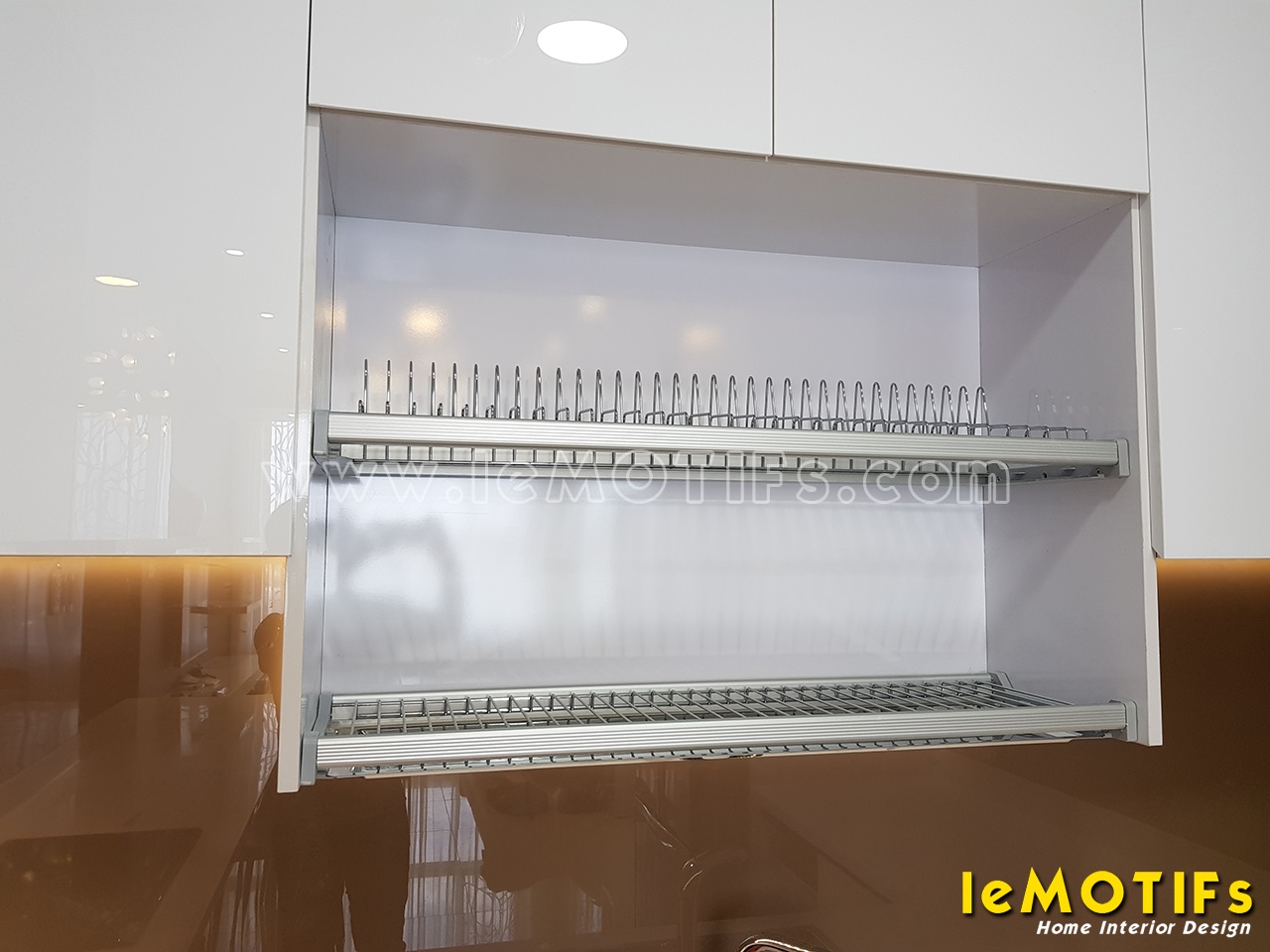 Thi-cong-tu-bep-Acrylic-nha-chi-Huong-Orchard-Garden-TPHCM