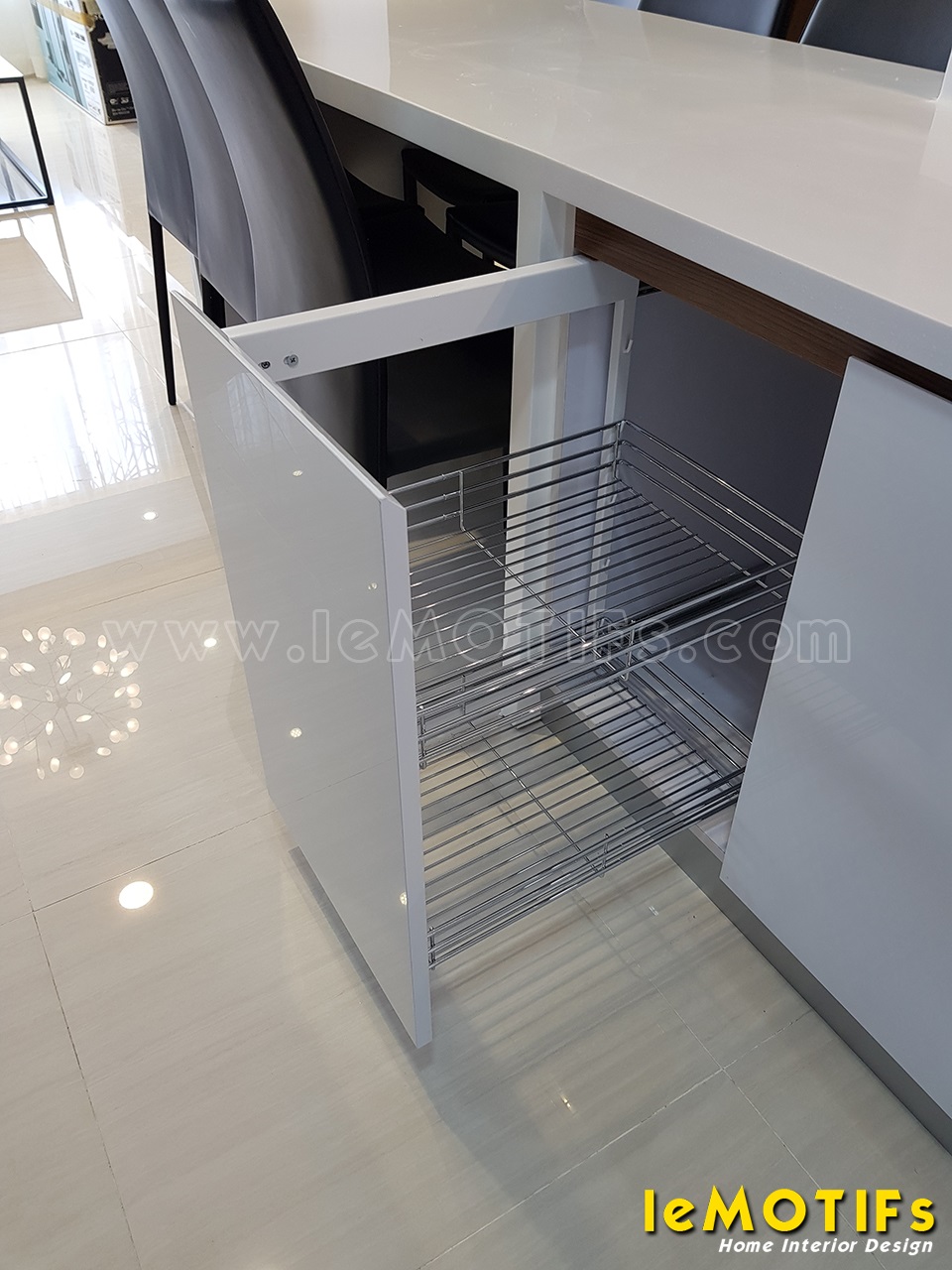 Thi-cong-tu-bep-Acrylic-nha-chi-Huong-Orchard-Garden-TPHCM