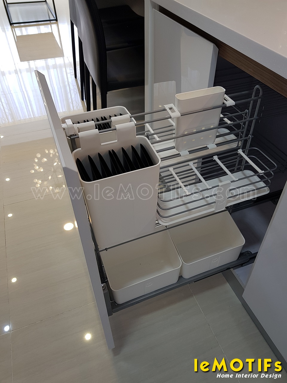 Thi-cong-tu-bep-Acrylic-nha-chi-Huong-Orchard-Garden-TPHCM