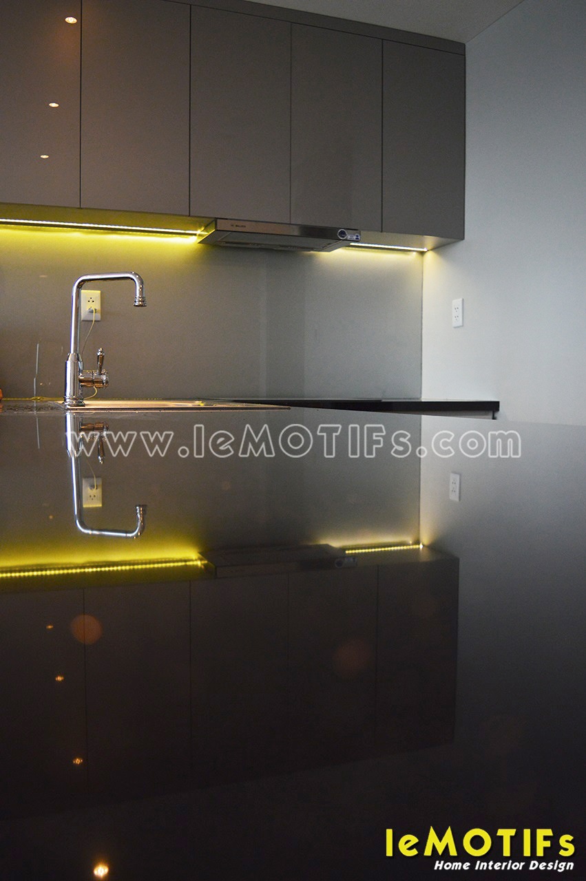 Thi-cong-tu-bep-Acrylic-nha-chi-Lan-Masteri-quan-2-TPHCM