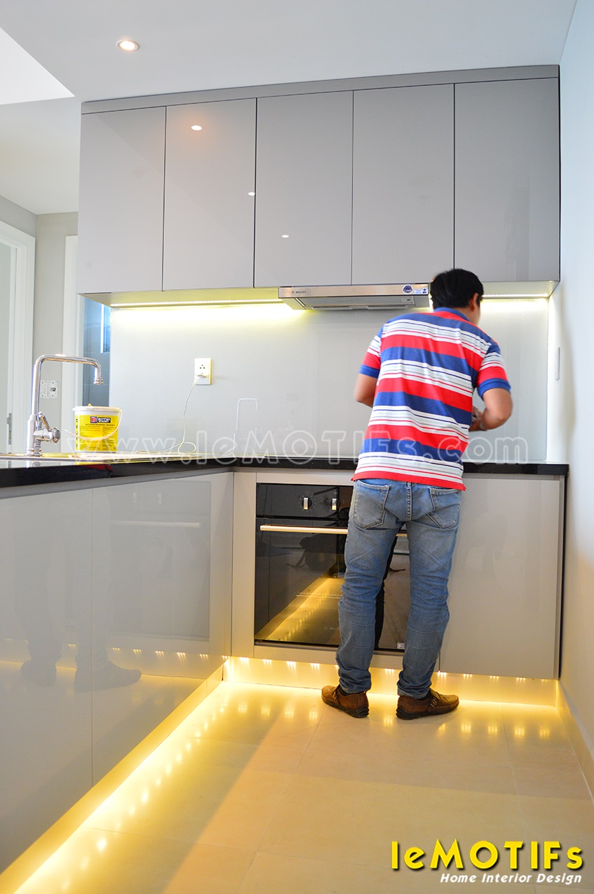 Thi-cong-tu-bep-Acrylic-nha-chi-Lan-Masteri-quan-2-TPHCM